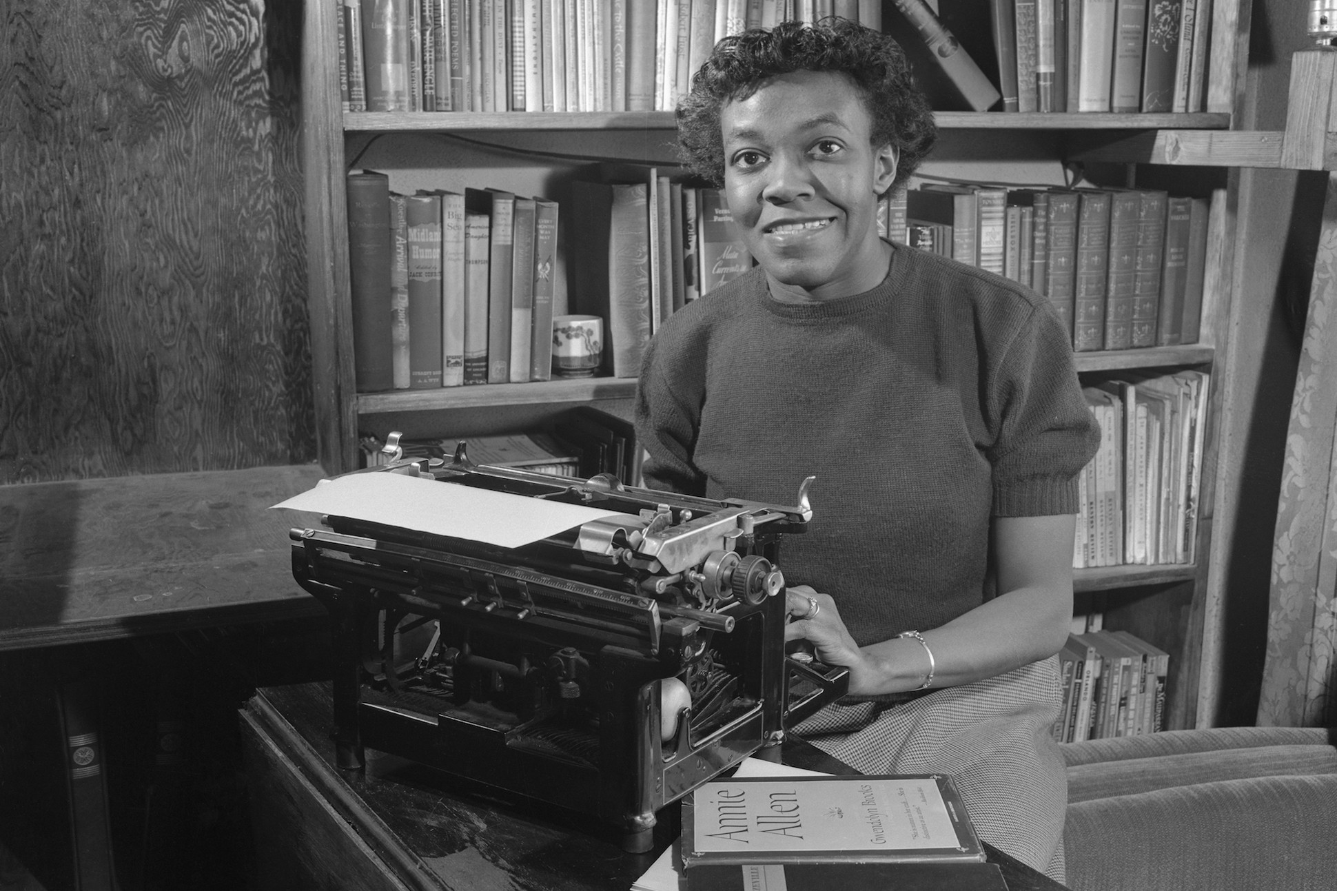 Gwendolyn Brooks Poetry Foundation   Gwendolyn Brooks 