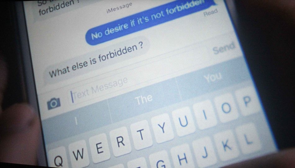 Text from Personal Shopper: "No desire if it's not forbidden." "What else is forbidden?"