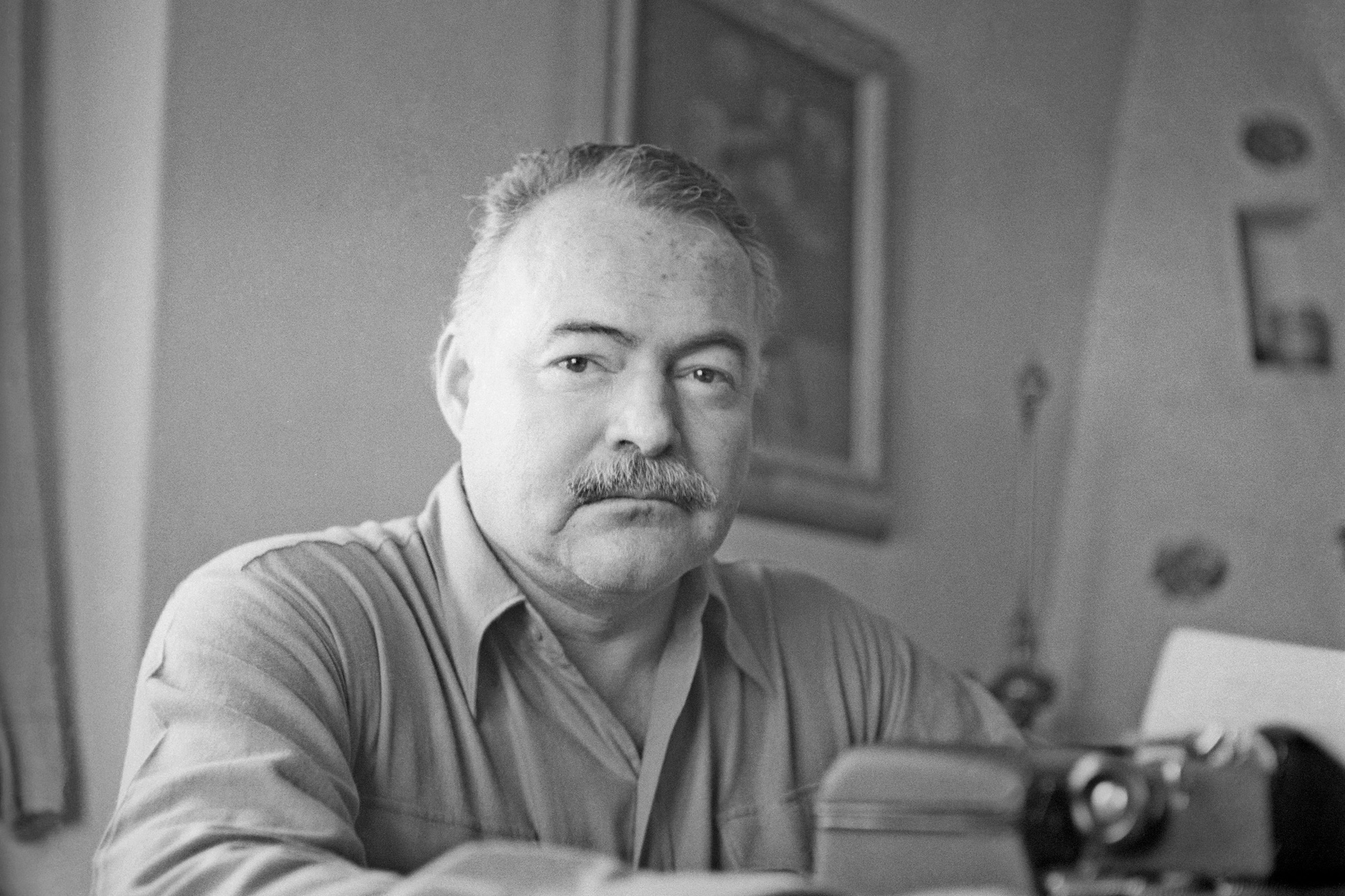 ernest hemingway writing standing