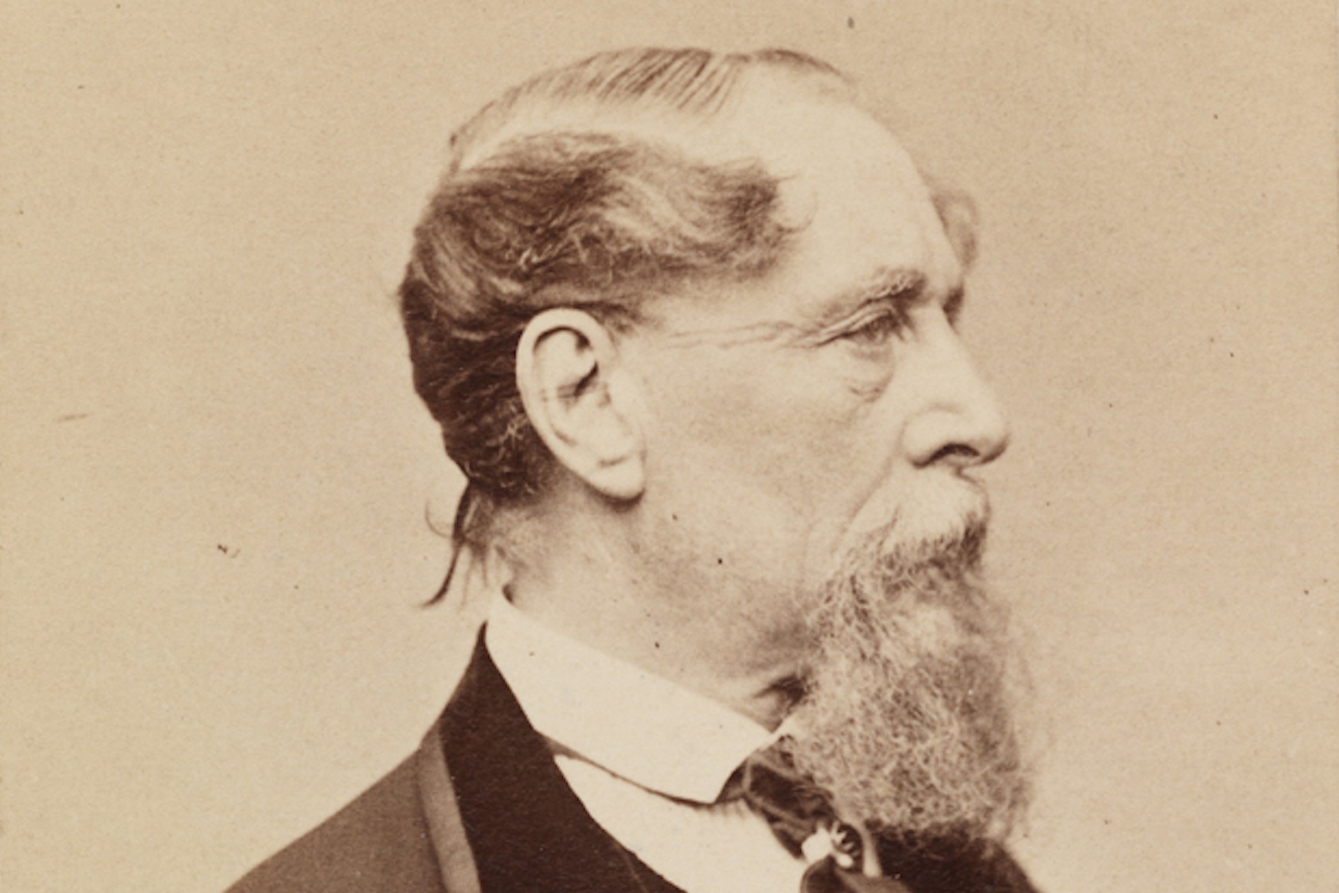 Short Bio of Charles Dickens Biography Online